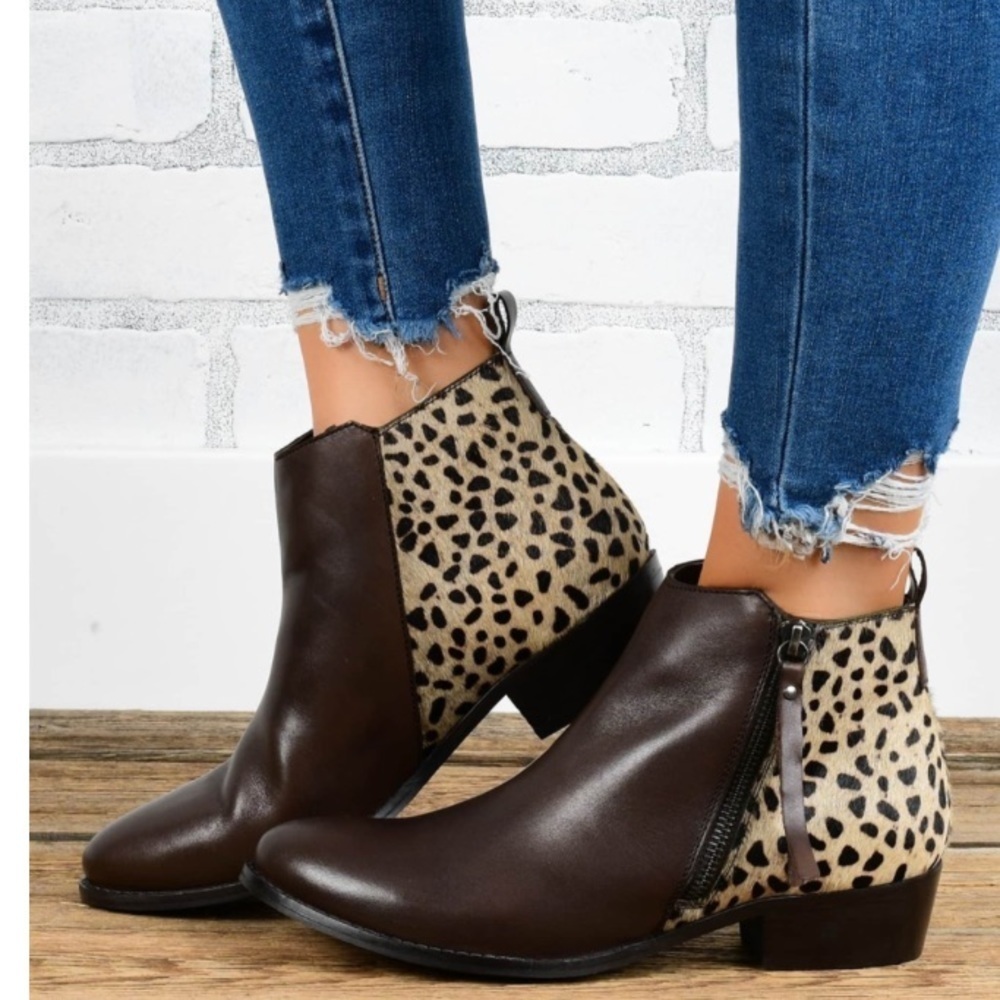 NWT Journee Collection brown animal‎ print ankle boots size 7.5